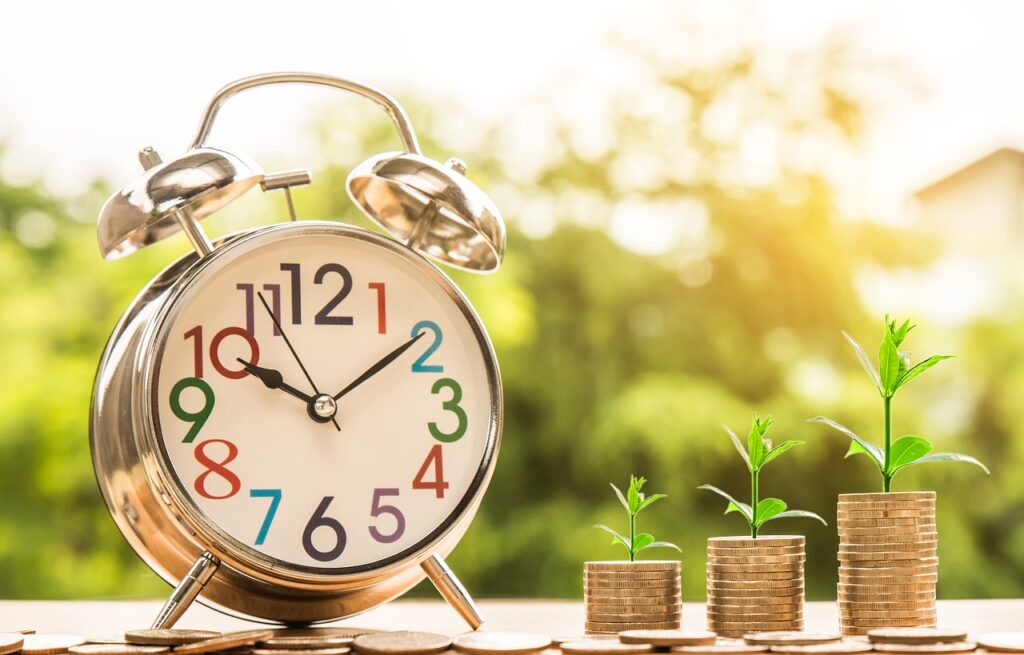 reloj, dinero, crecimiento, crecimiento, tiempo, gestión financiera, concepto, idea, finanzas, negocio, éxito, financiero, efectivo, moneda, inversión, banca, riqueza, monedas, economía, préstamo, ganancia, salario, crédito, pago, ahorros, ahorro, depósito, pila, símbolo, ingresos, contabilidad, reloj, reloj, reloj, dinero, dinero, dinero, dinero, tiempo, tiempo, tiempo, tiempo, gestión del tiempo